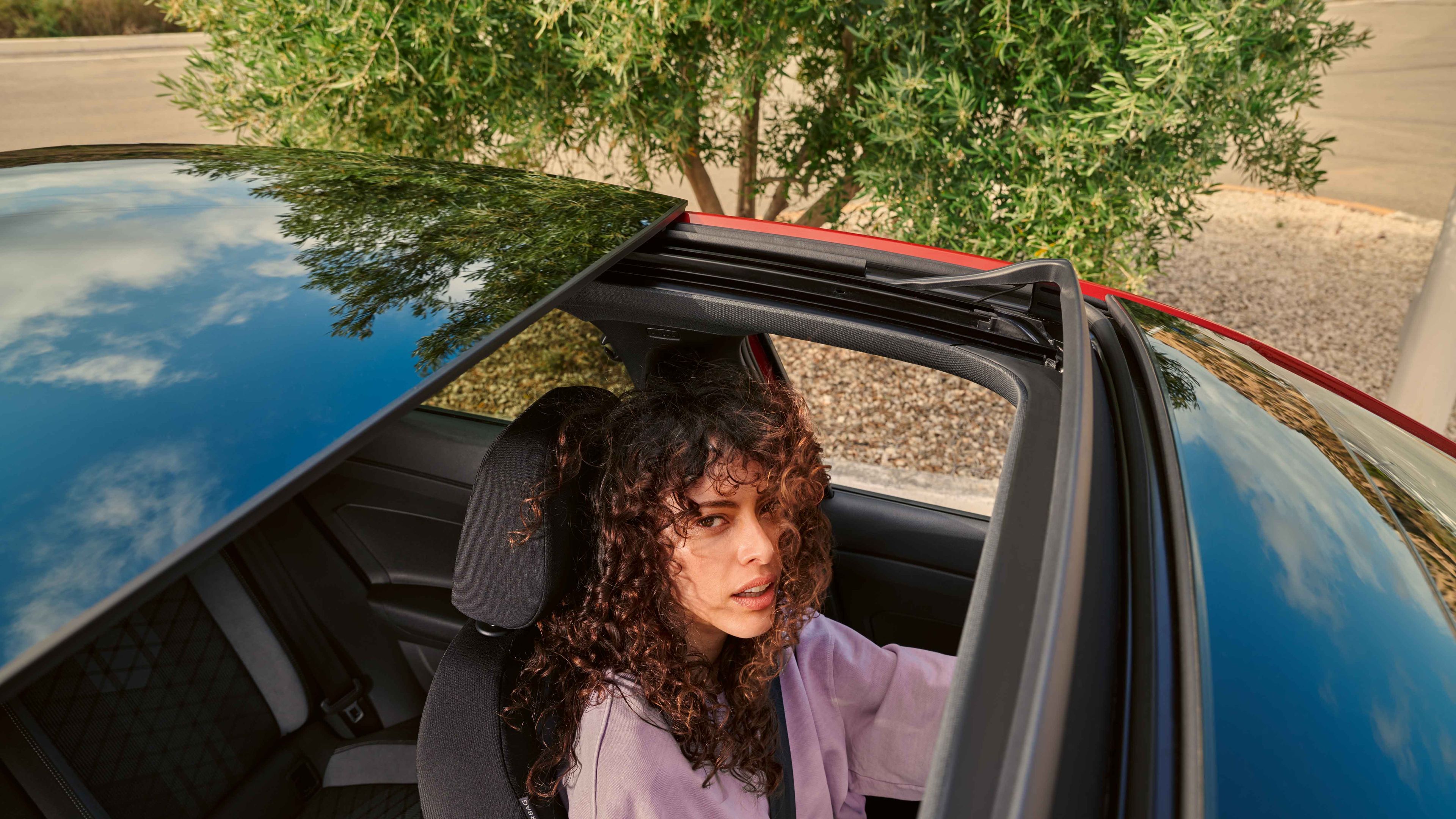 Volkswagen Taigo: Panoramatické výklopné/posuvné střešní okno