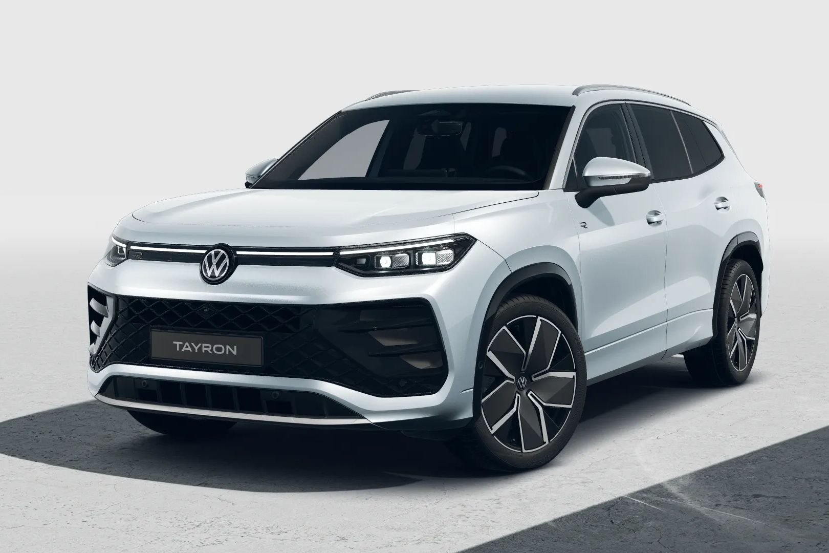 Tayron R-Line People