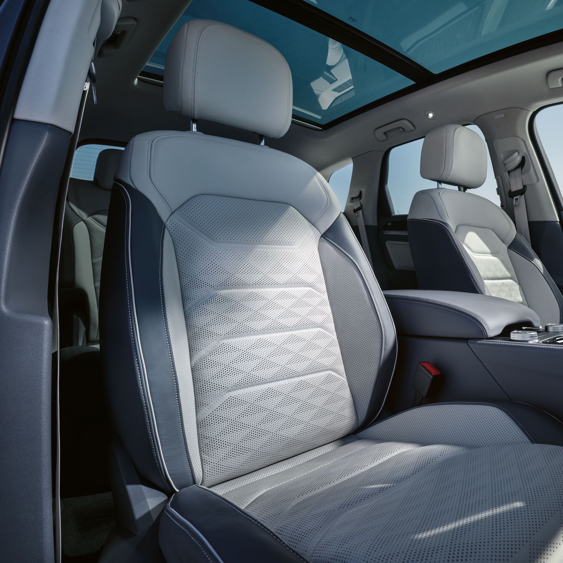 Volkswagen Touareg Elegance: Sedadla s masážní funkcí