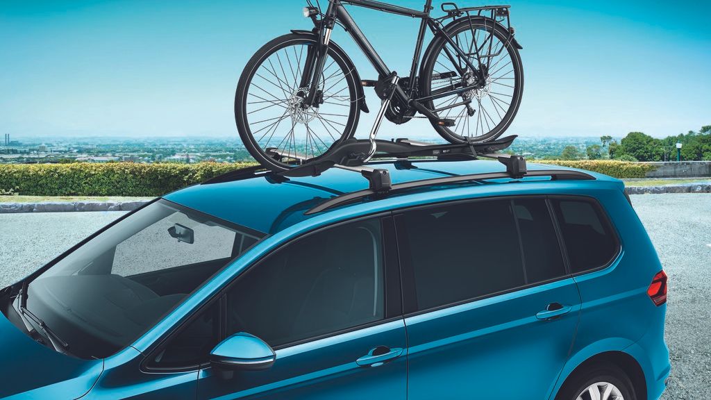 Volkswagen s držákem jízdních kol na střeše