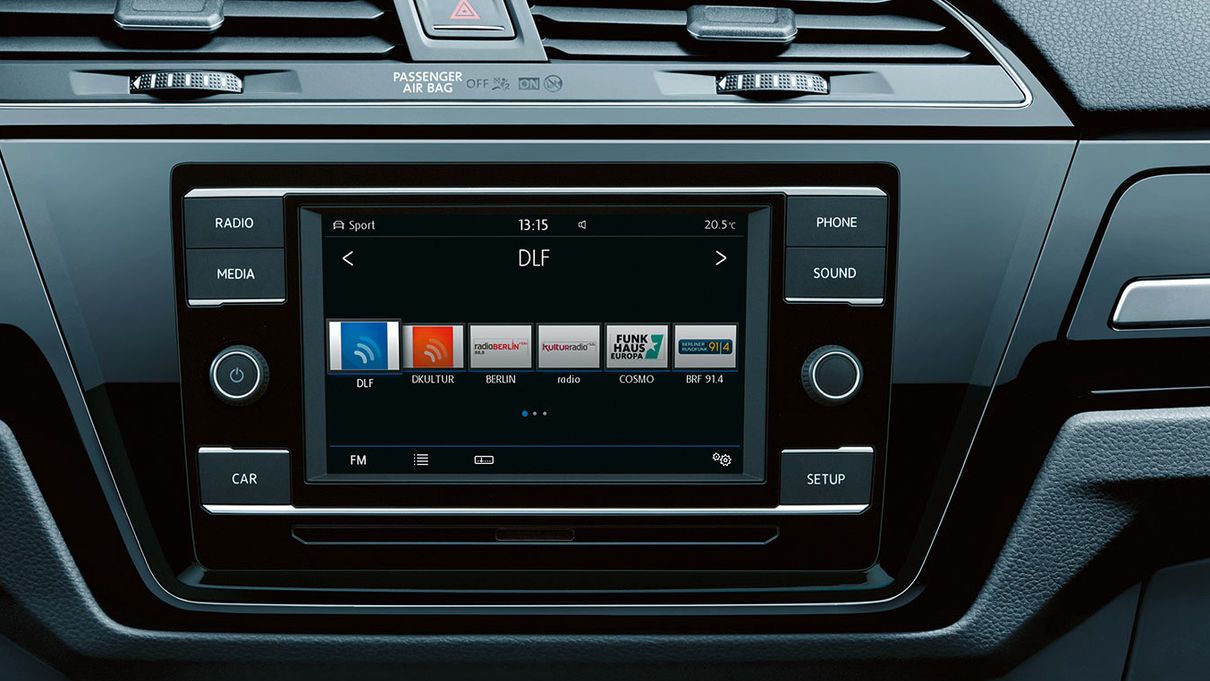 Volkswagen Touran: Rádia a navigační systémy