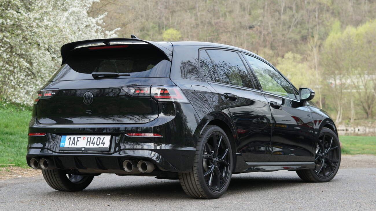 Volkswagen Golf R: Recenze