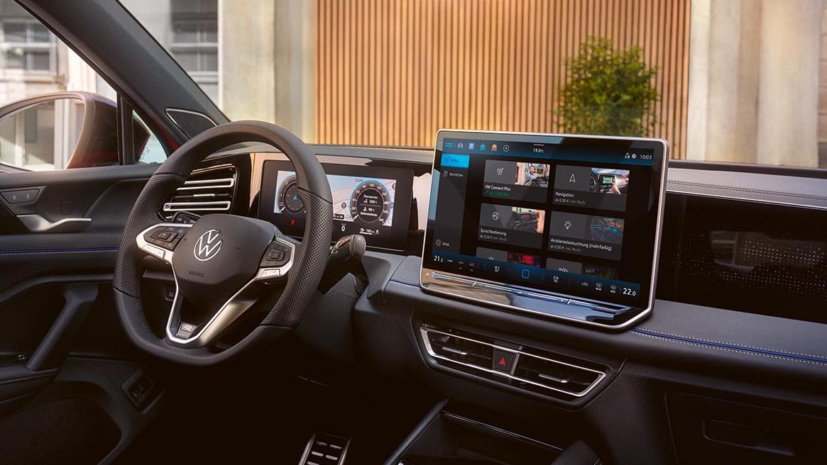 Displej informačního a zábavního systému.