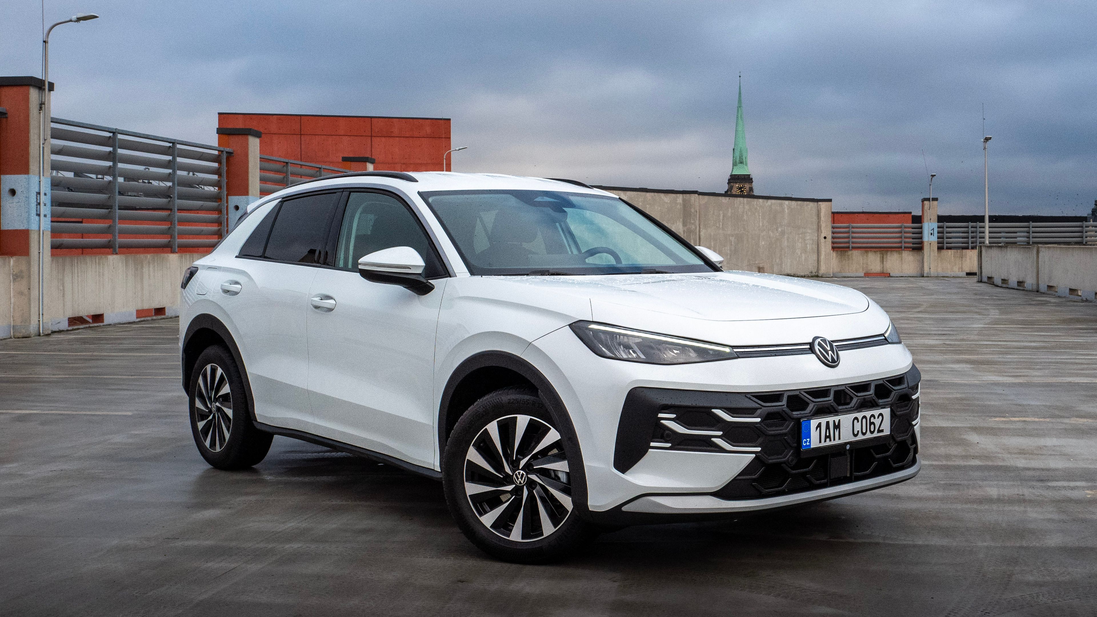 Nový Volkswagen T-Roc v bílé barvě