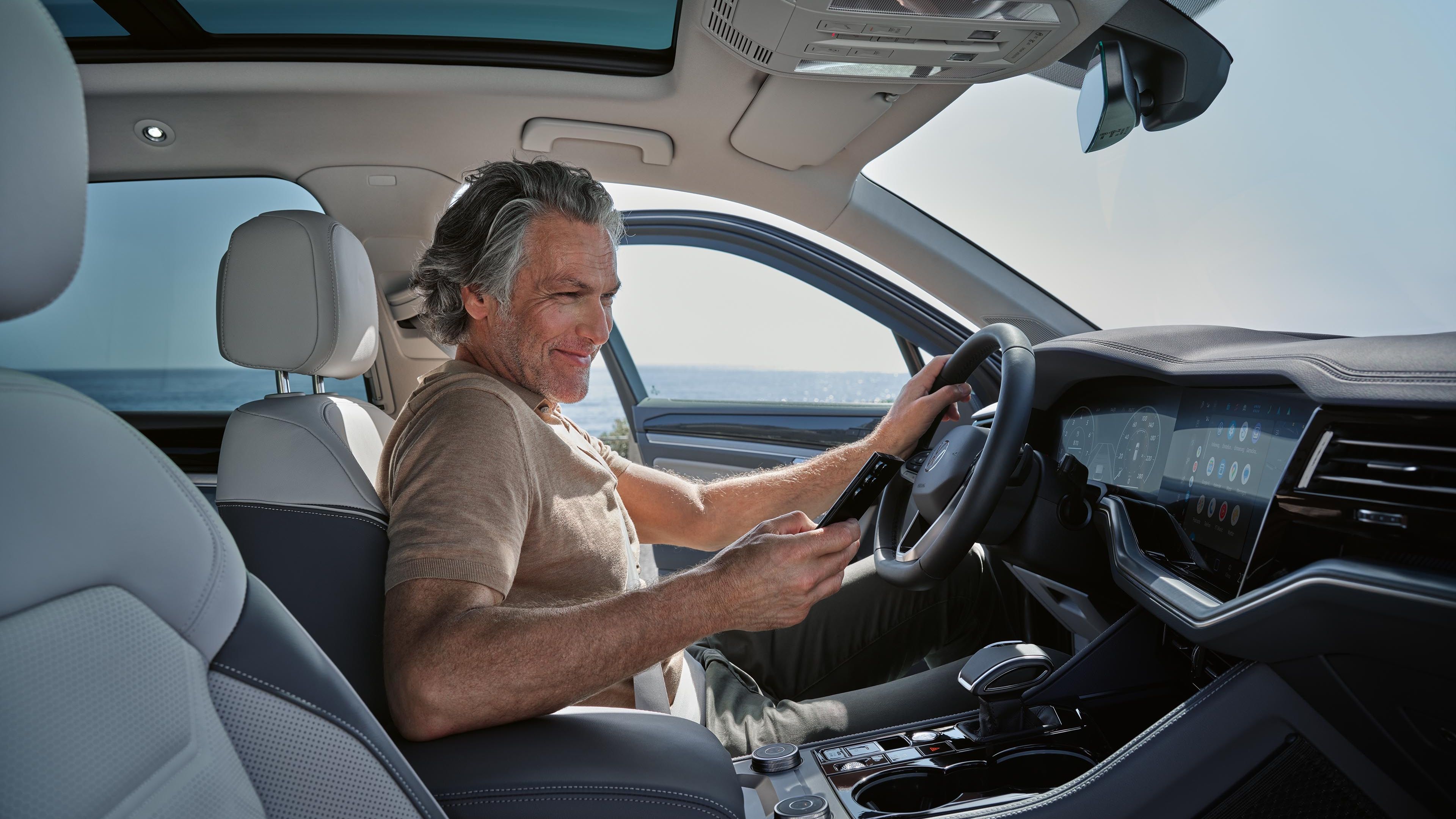 Volkswagen Touareg: App Connect